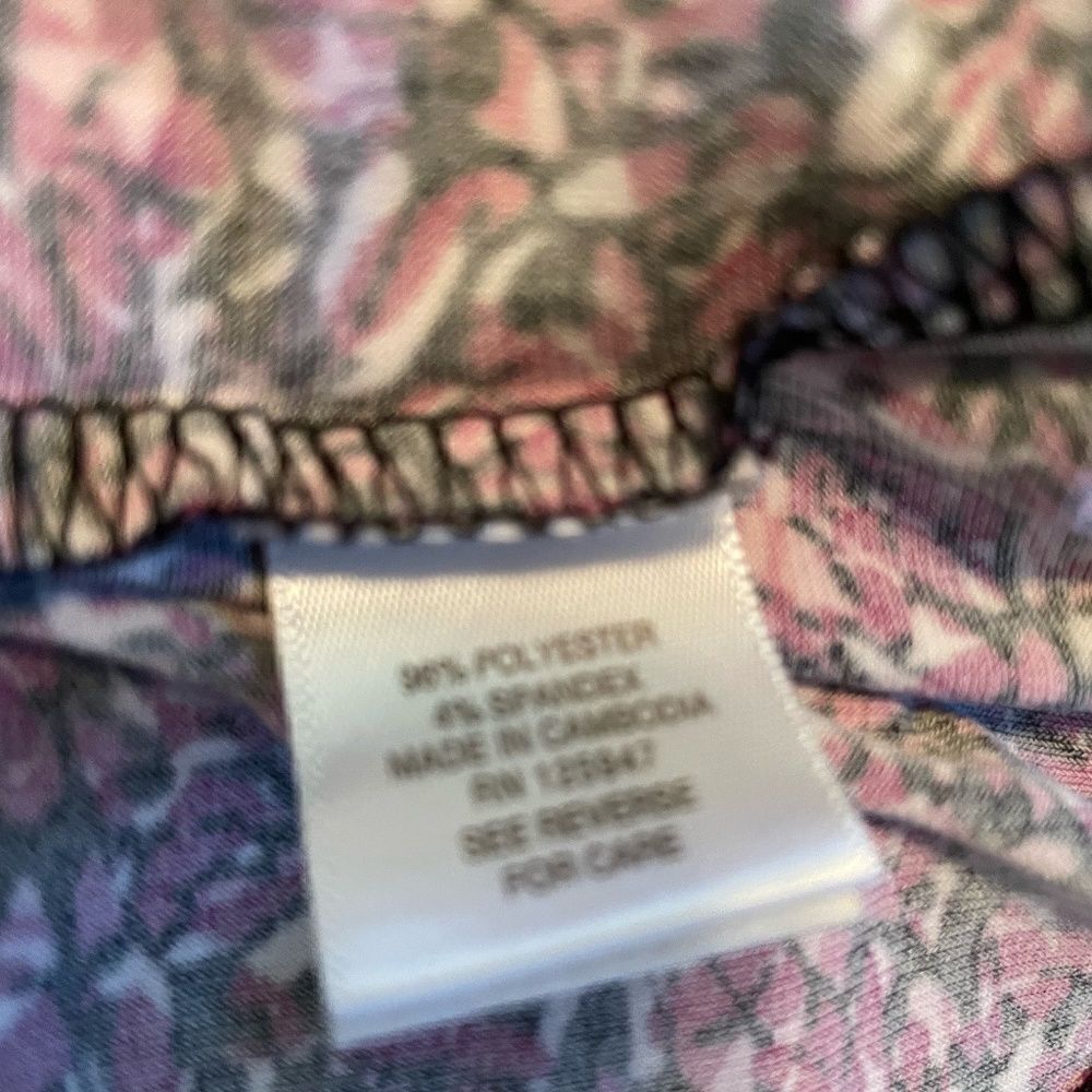 Pretty Top - Size Medium - Picture 5 of 5